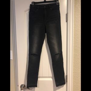 Divided Skinny High Waist distressed jeans